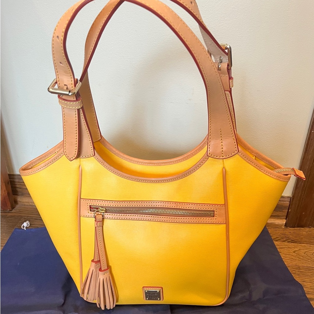 NWT Dooney & Bourke Maddie Soffino Leather Shoulder Bag in Dandelion